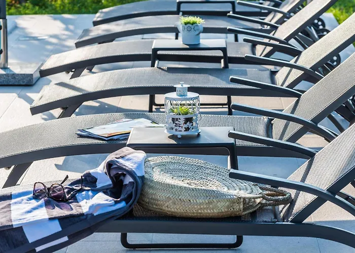 Front In Semesterbostad *