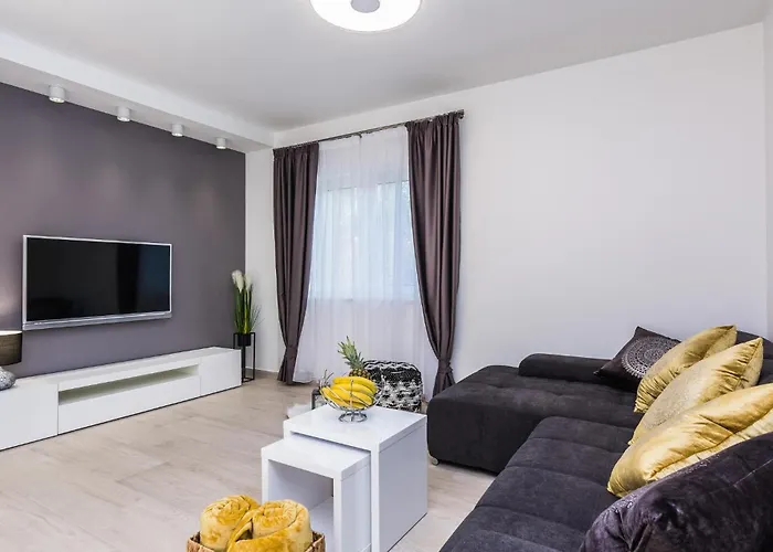 Semesterbostad Front In *