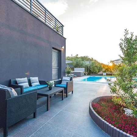 Holiday home Front In