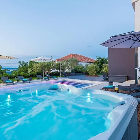 Front In Holiday home