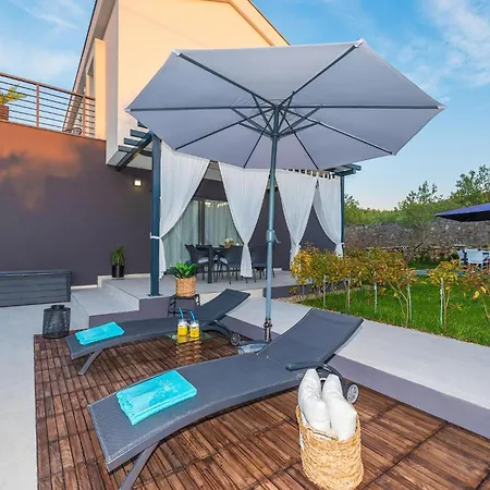 Holiday home Front In *