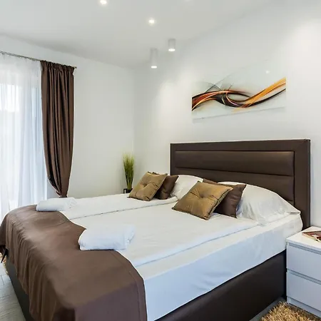 Holiday home Front In Zdrelac